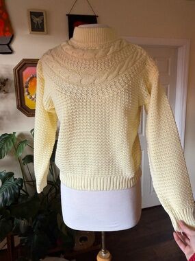 Vintage 80’s Cozy Butter Yellow Cable Yoke Turtleneck Sweater
